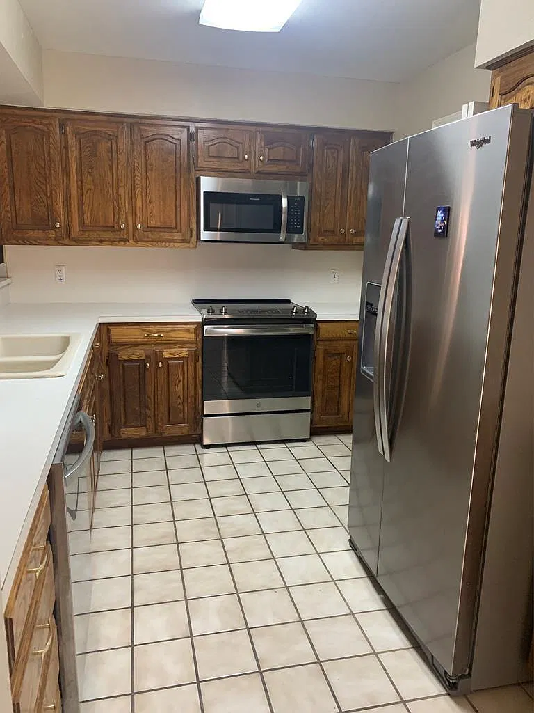 2 bed, 2.0 bath, 1653 sqft, $2,150 — Photo 2