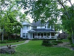 1st image of 2310 Pine Dr