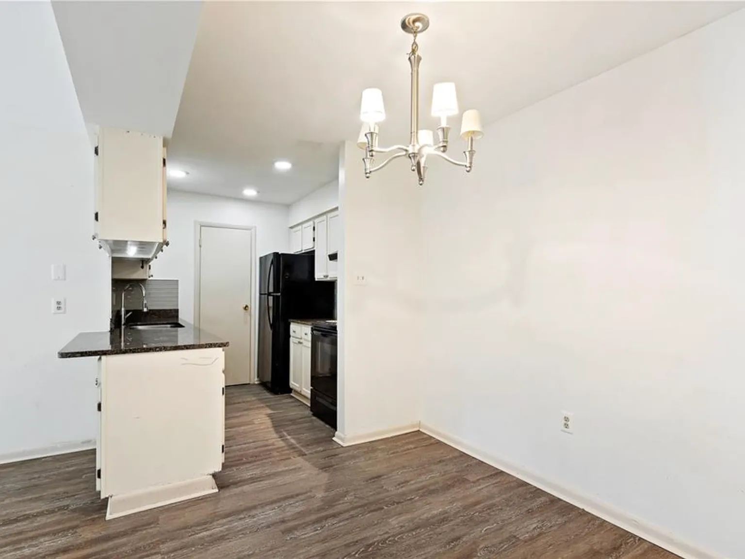 2 bed, 985 sqft, $2,750 — Photo 4
