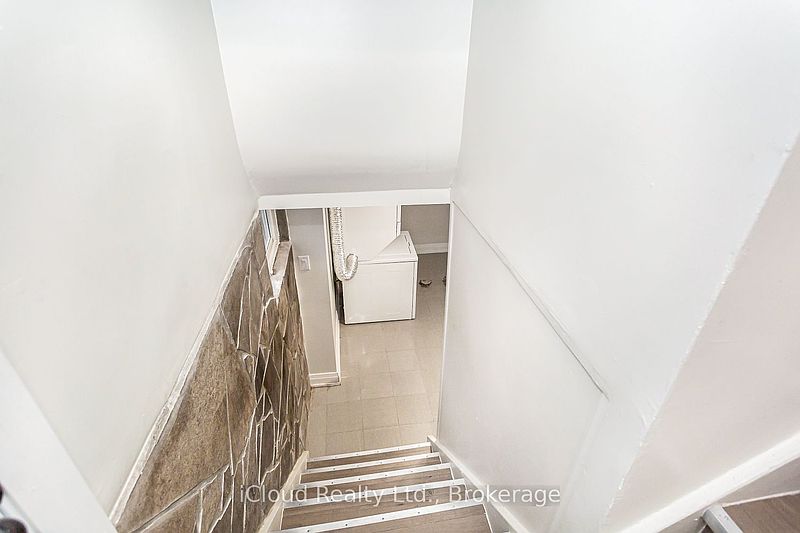 Toronto House for rent - 5 Bedrooms — photo 19