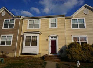 337 Creekside Commons Ct #27, Stevensville, MD