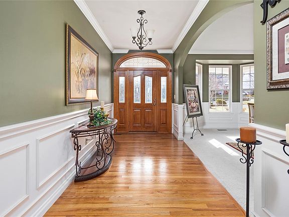 2nd image of 17609 Gardenview Manor Cir