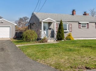22 Fayette St, Springfield, MA 01118