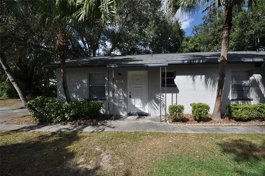 2 bed, 2.0 bath, 900 sqft, $1,295 — Photo 1