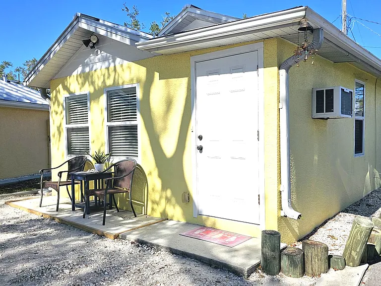 870 S McCall Rd #4