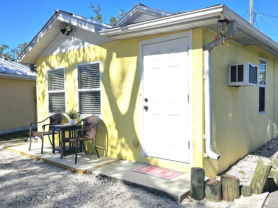 870 S McCall Rd #4