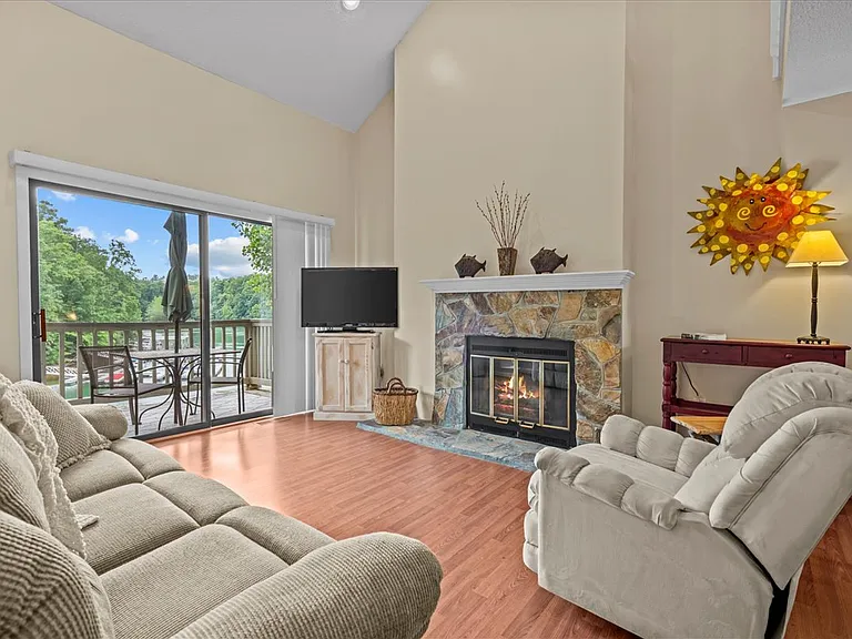 701 Loran Pointe Cir — Photo 23