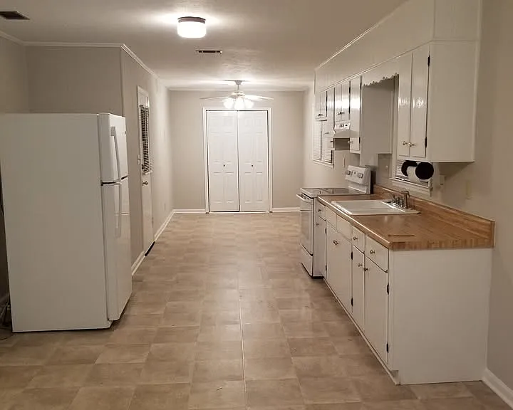4725 Hiram Lithia Springs Rd — Photo 2