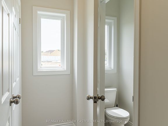 5th image of 35 Coldbrook Dr