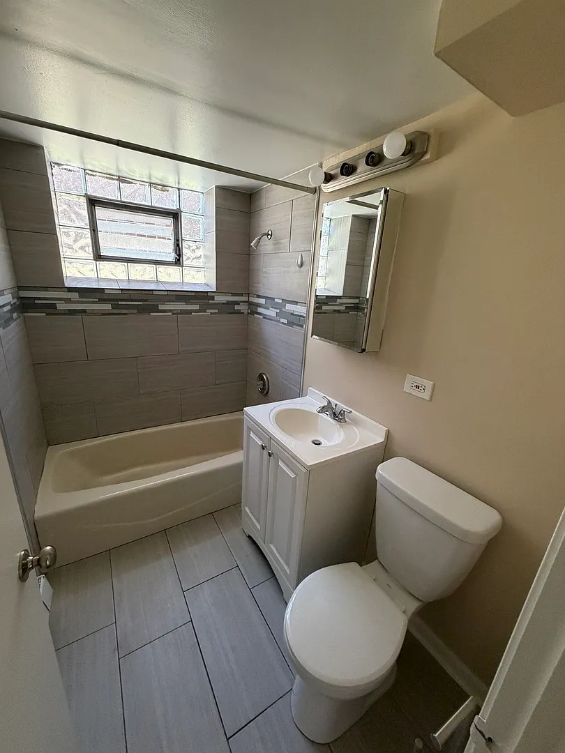 1 bed, 700 sqft, $1,350 — Photo 3