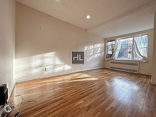 4th image of 1609 81st St #O1