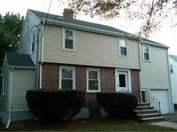 2nd image of 8 Lantern Ln