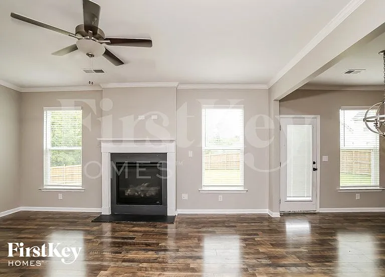 38 Maple Grove Dr — Photo 3