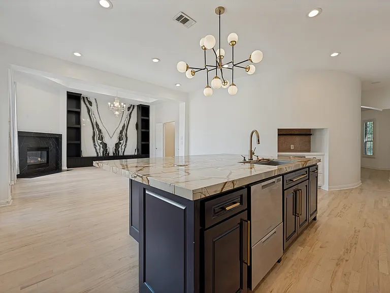 1419 Biltmore Ct — Photo 4