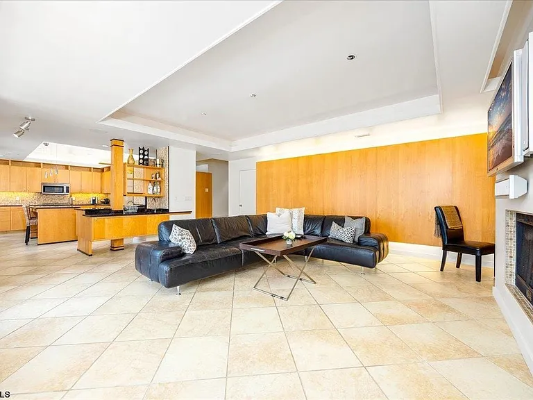 7701 Atlantic Ave #33A — Photo 19