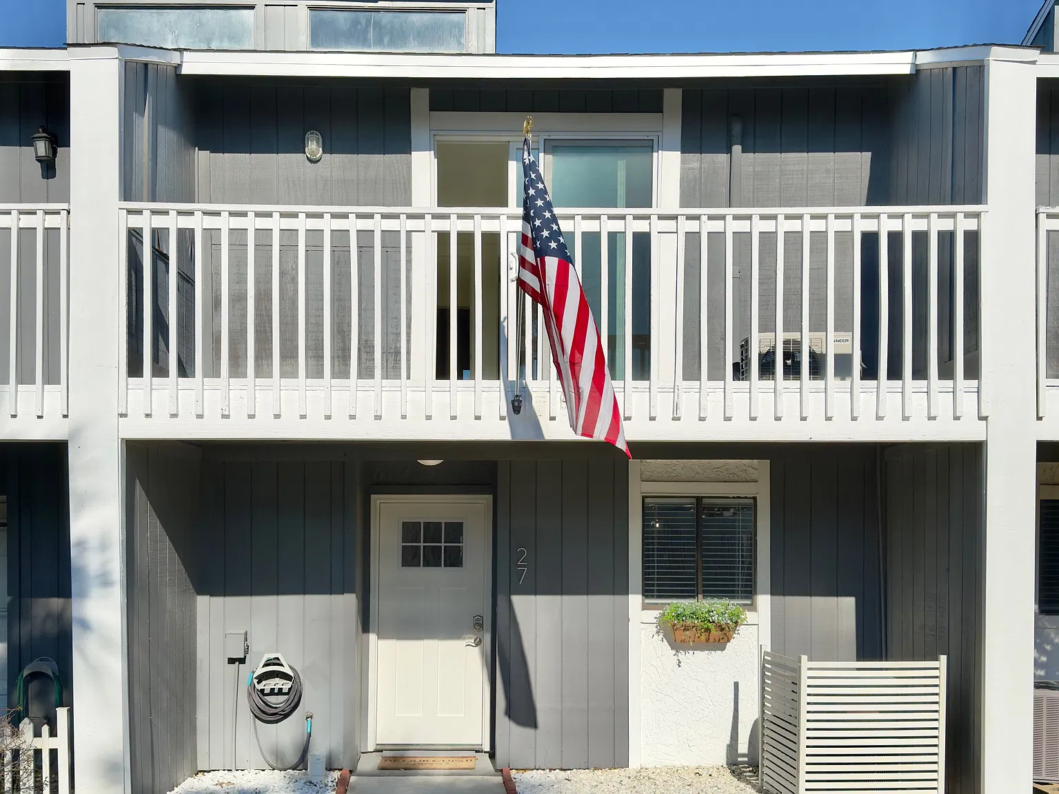 2 bed, 2.5 bath, 1216 sqft, $2,300 — Photo 2