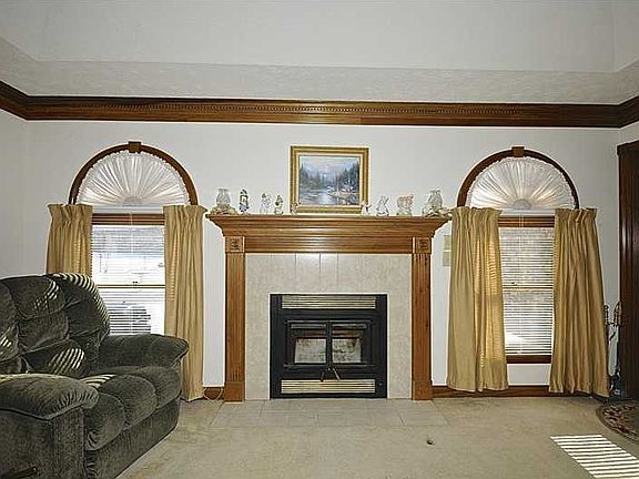 5th image of 8155 Carmelita Ct