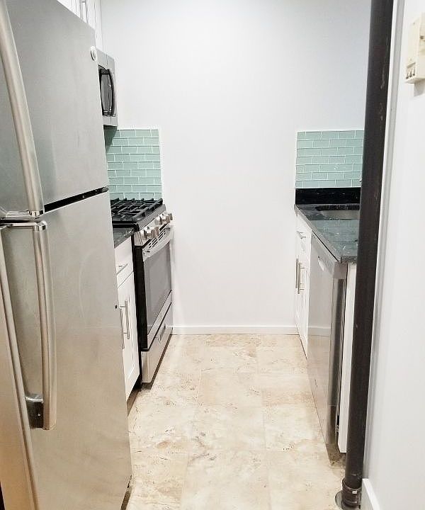 1st image of 2420 41st St APT 1R