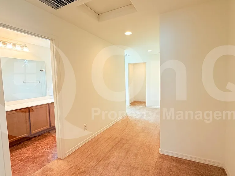 3706 S 57th Ln — Photo 18