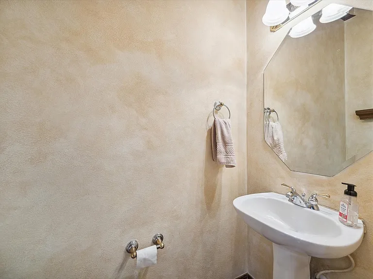 2802 Briarhurst Park — Photo 12