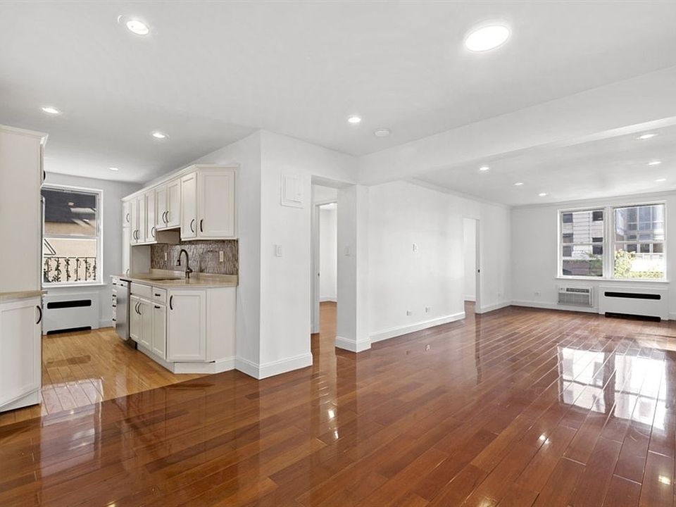 1st image of 101 W 23rd St APT 3E