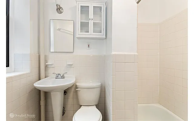 Rented by Douglas Elliman | media 22