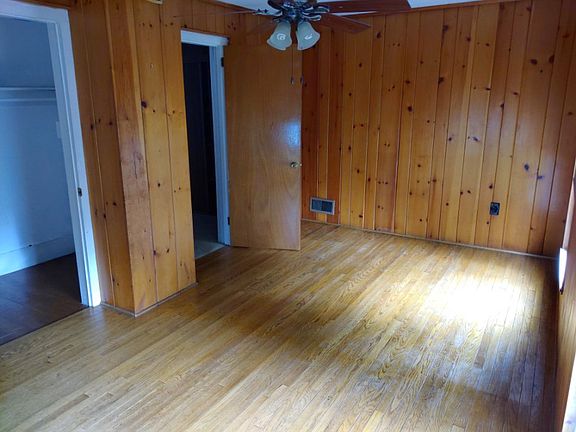 4th image of 508 Winsor St