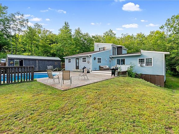4th image of 48 Edwards Cir