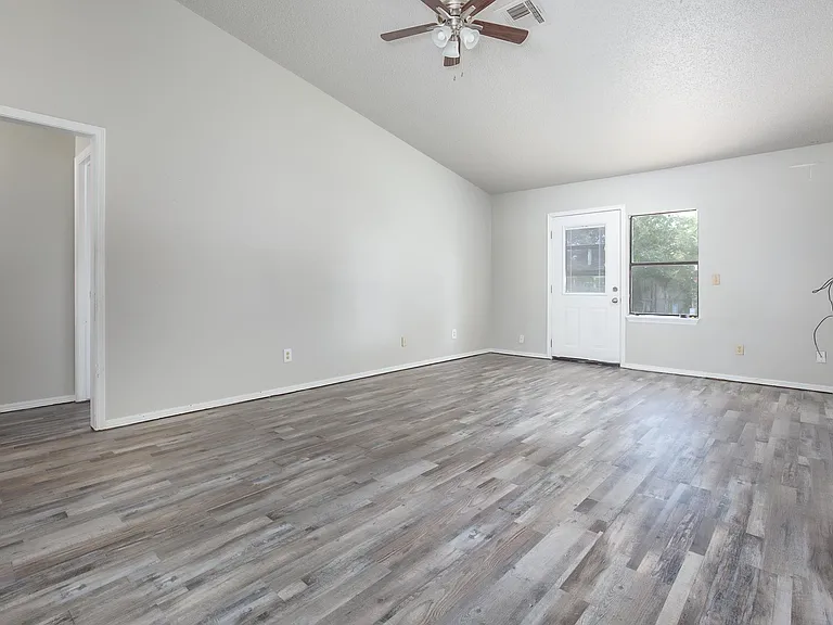 600 Kay Hill Ln — Photo 8