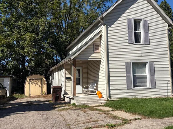 209 Mineral St, Grand Ledge, MI 48837