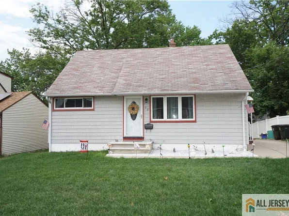 22 Lowell St, Iselin, NJ 08830