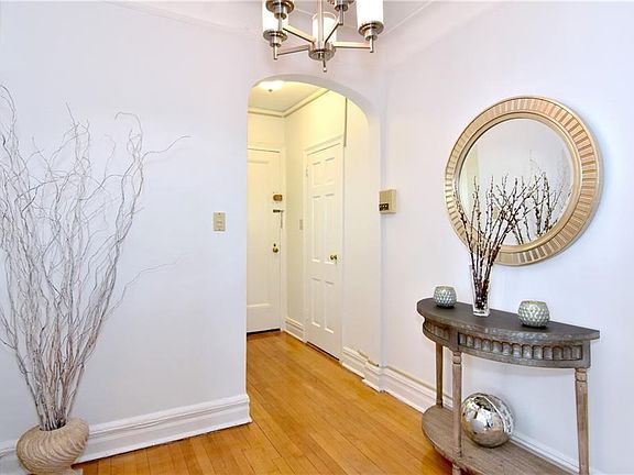 4th image of 3 Park Ln APT 4C