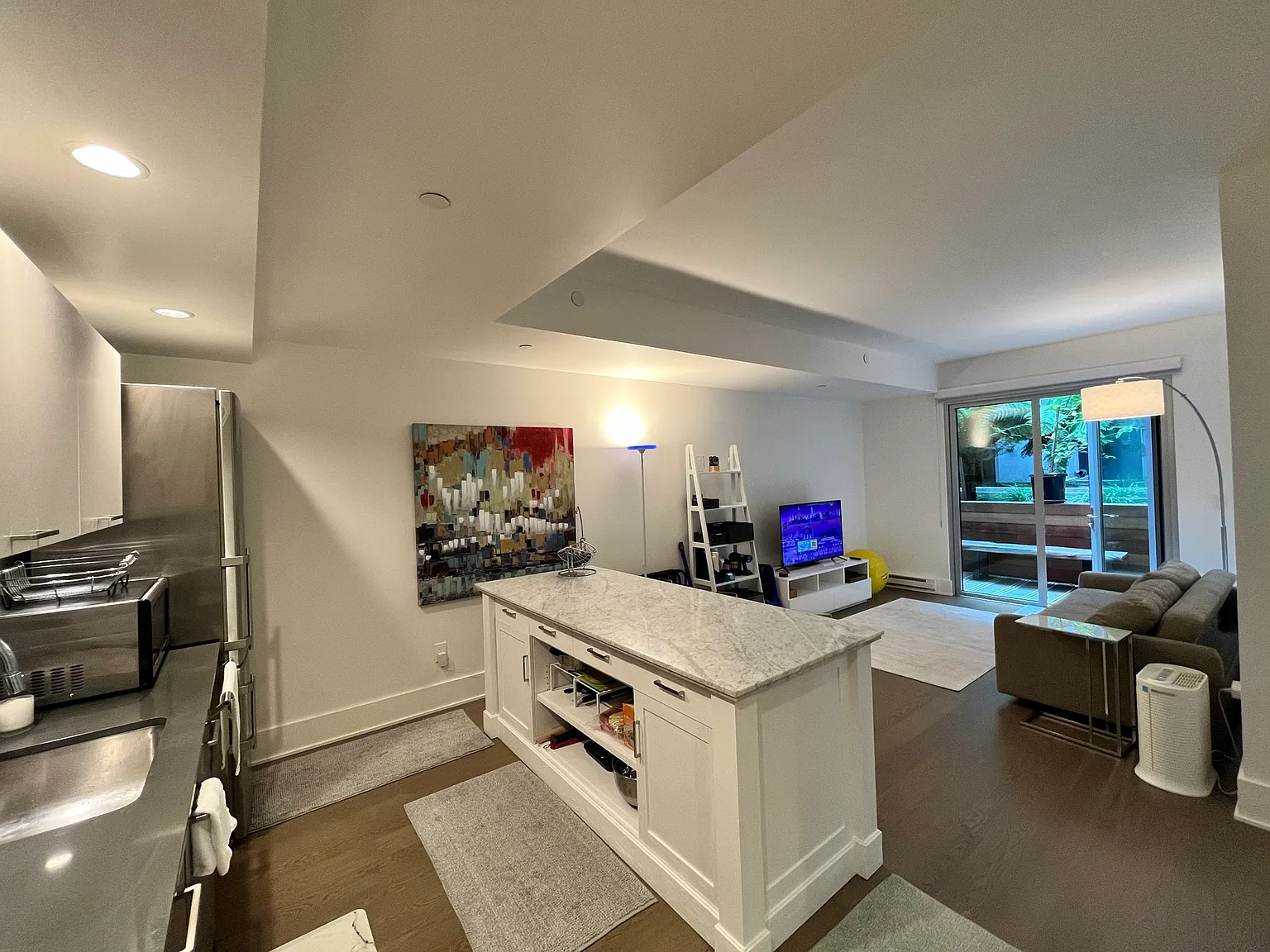 1 bed, 623 sqft, $3,795 — Photo 2