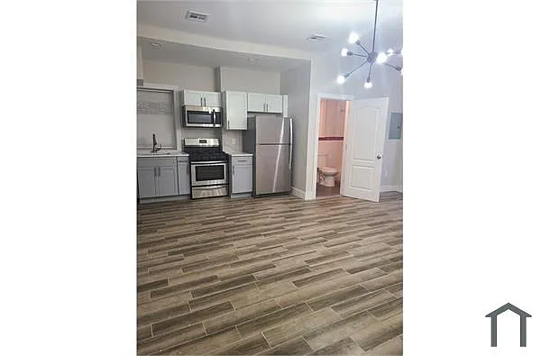 Building Photo - 50 Woodside Pl #1