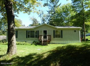 5471 Circle Dr, Reading, MI 49274