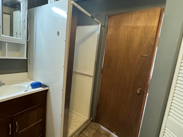 504 8th Ave W, Ellendale, MN 56026