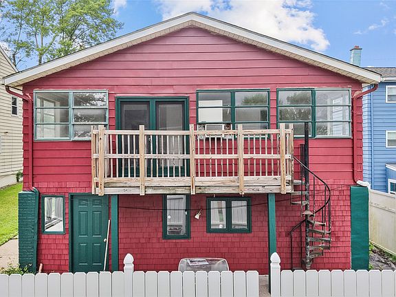3rd image of 818 N McKinley Ave