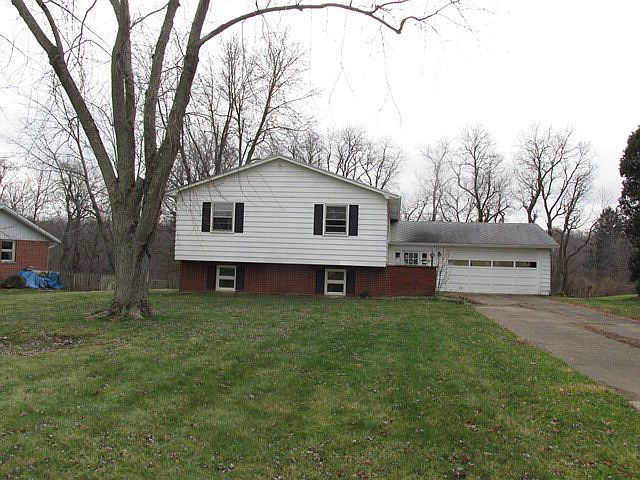 1st image of 2235 Cloverdale Dr