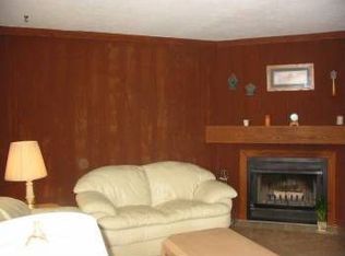 7824 Lester Dr, Painesville, OH 44077