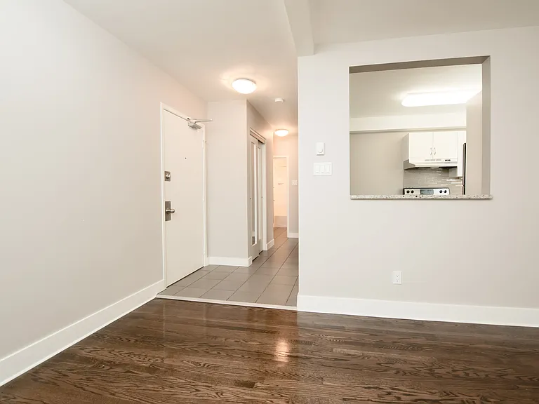 700 Corydon Ave #A — Photo 32