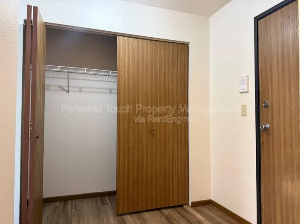 3302 12th St S, Moorhead, MN