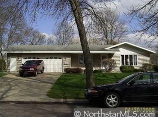 807 Hillcrest Dr, Montgomery, MN 56069