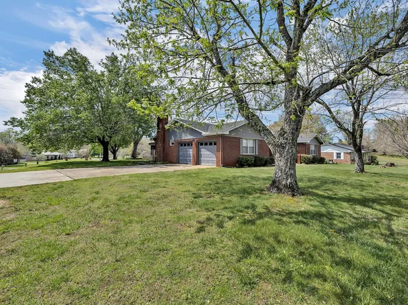 96 Crestview Dr, McMinnville, TN 37110