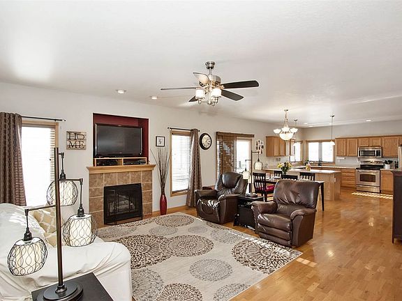 4th image of 125 Buckingham Pl