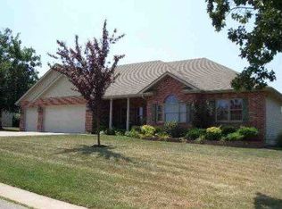 2813 Boardwalk Ave, Lebanon, MO 65536