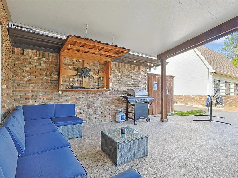 3322 Darby Ln — Photo 70