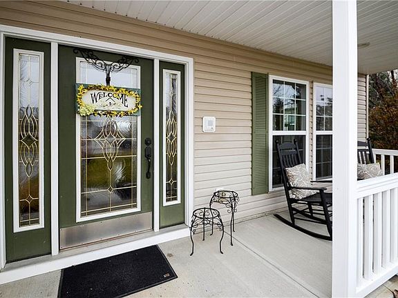 3rd image of 3966 Courtyard Dr