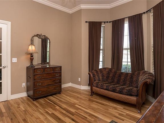 5th image of 2209 SW Pinoak Ave