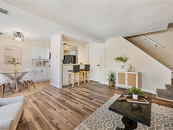 4th image of 3970 Royal Liverpool Dr #A