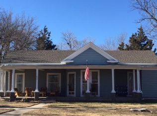 621 State St, Larned, KS 67550